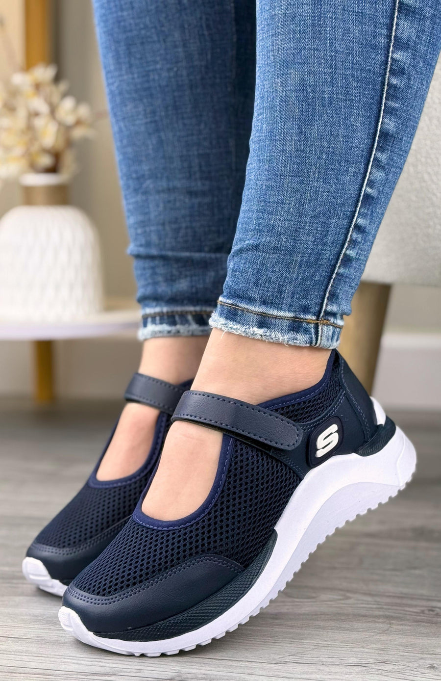 Mafalda Deportiva en Malla con Velcro para Mujer