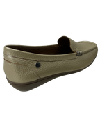 Mocasín Rómulo con Herraje en Cuero Nuez Moscada para Mujer 2401