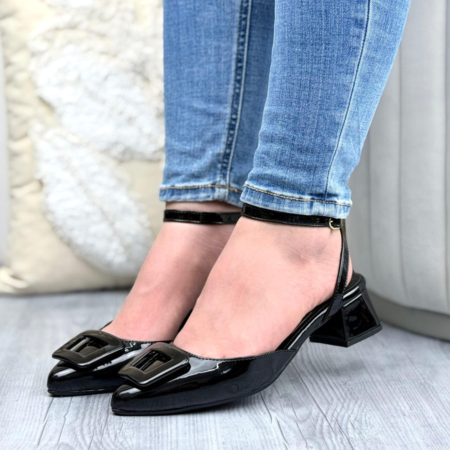 Tacón Bajo en Charol con Herraje Forrado para Mujer – Negro